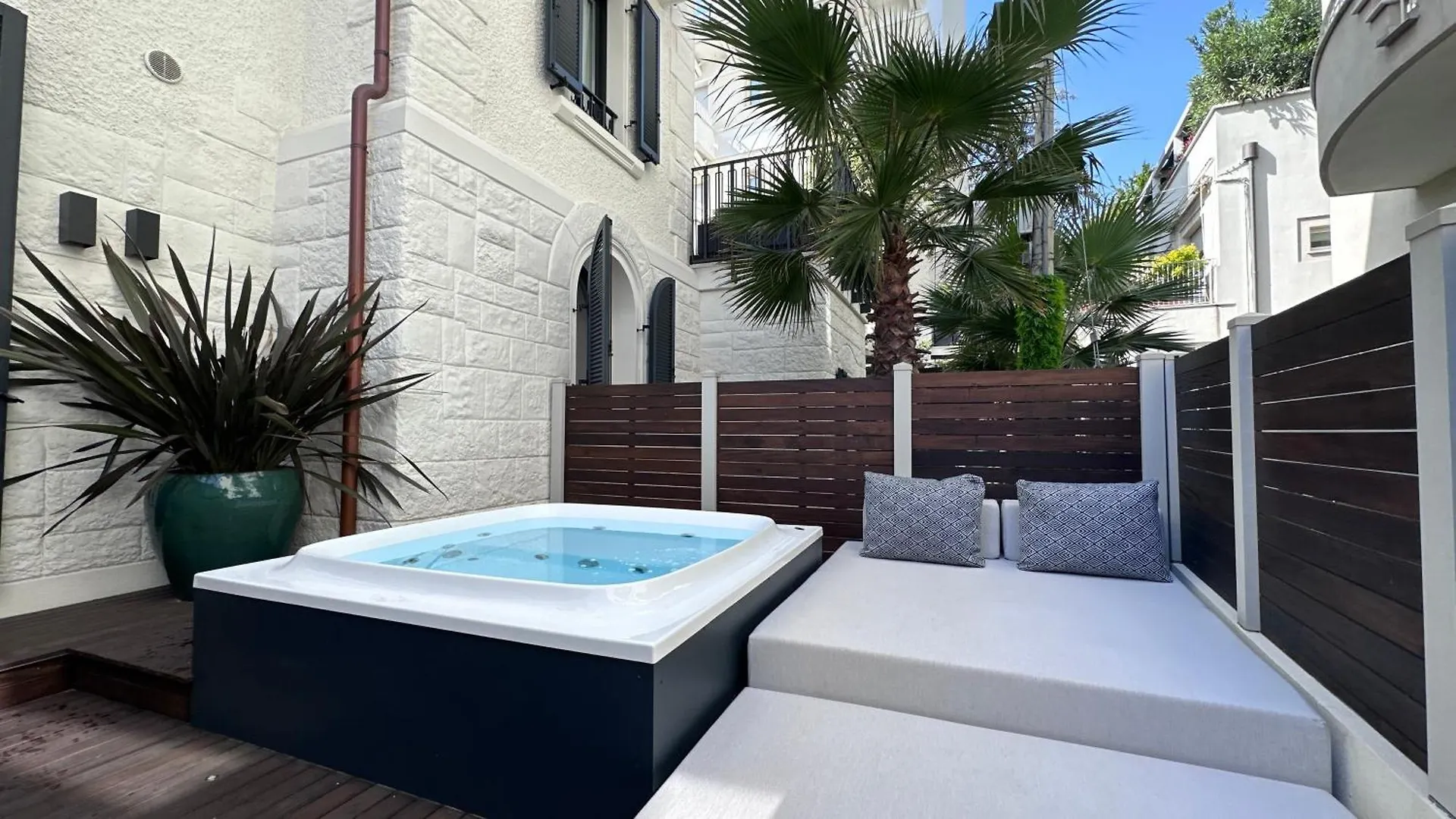 Casa Riva contacts